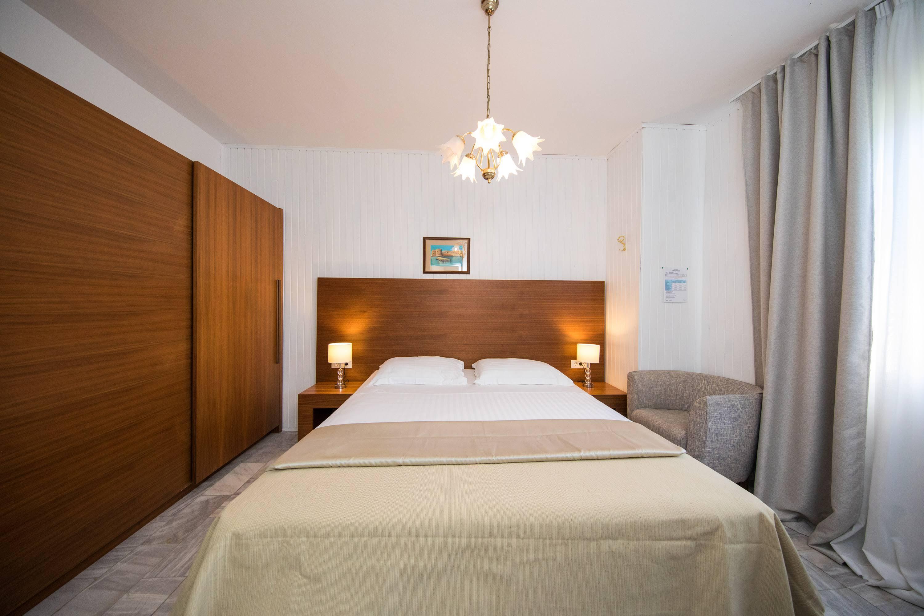 Guest House J&J Zaton  Buitenkant foto